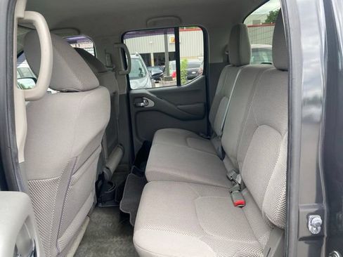 Used 2012 Nissan Frontier SV AWD/4WD image 17