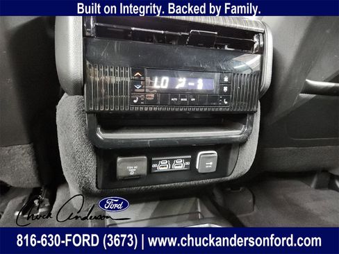 Used 2022 Jeep Wagoneer Series III w/ Flexible Seating Group image 13