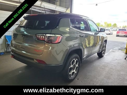 Used 2022 Jeep Compass Trailhawk w/ Sun and Sound Group AWD/4WD image 3