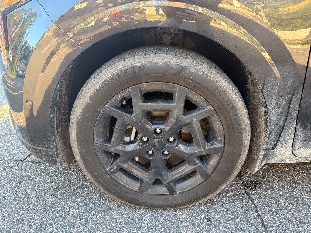 Certified 2025 Kia Carnival SX w/ SX Dark Edition Package FWD image 26