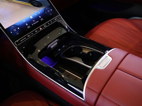Used 2025 Mercedes-Benz S 63 AMG S image 34