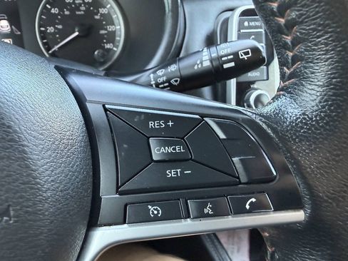 Used 2019 Nissan Kicks SR FWD image 28