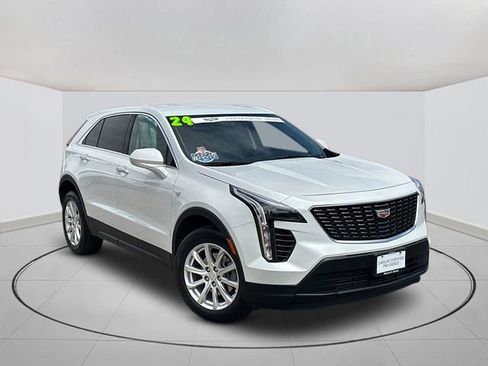 Certified 2023 Cadillac XT4 Luxury FWD image 1