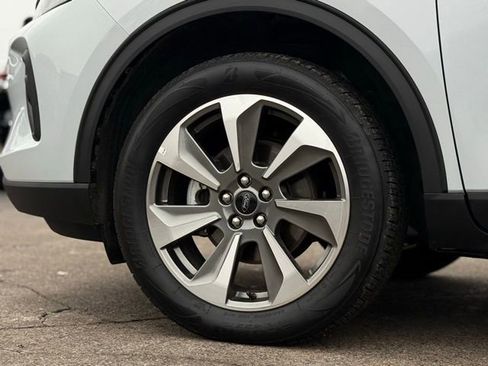 Certified 2025 Ford Escape Platinum image 44