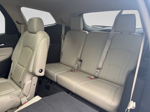 Used 2019 Buick Enclave Essence FWD image 18