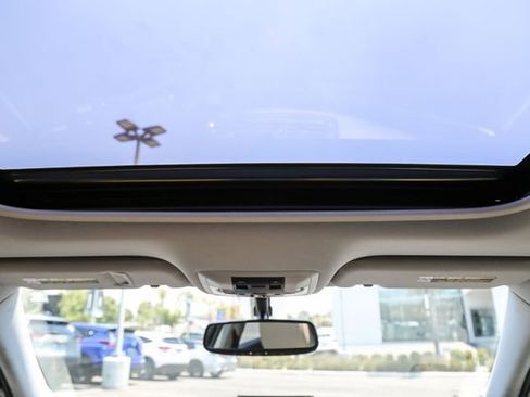 Used 2013 Lexus CT 200h w/ Premium Pkg w/Navigation FWD image 19