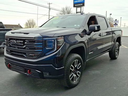 Used 2023 GMC Sierra 1500 AT4 w/ Technology Package image 3