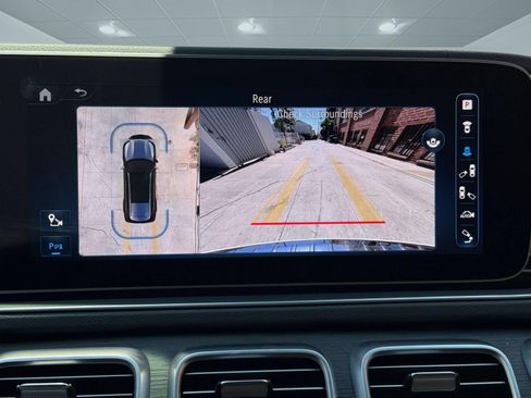 Used 2024 Mercedes-Benz GLS 450 4MATIC image 19