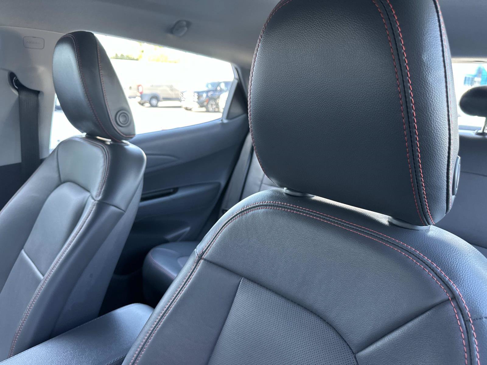 Used 2019 Chevrolet Bolt Premier w/ Infotainment Package FWD image 24