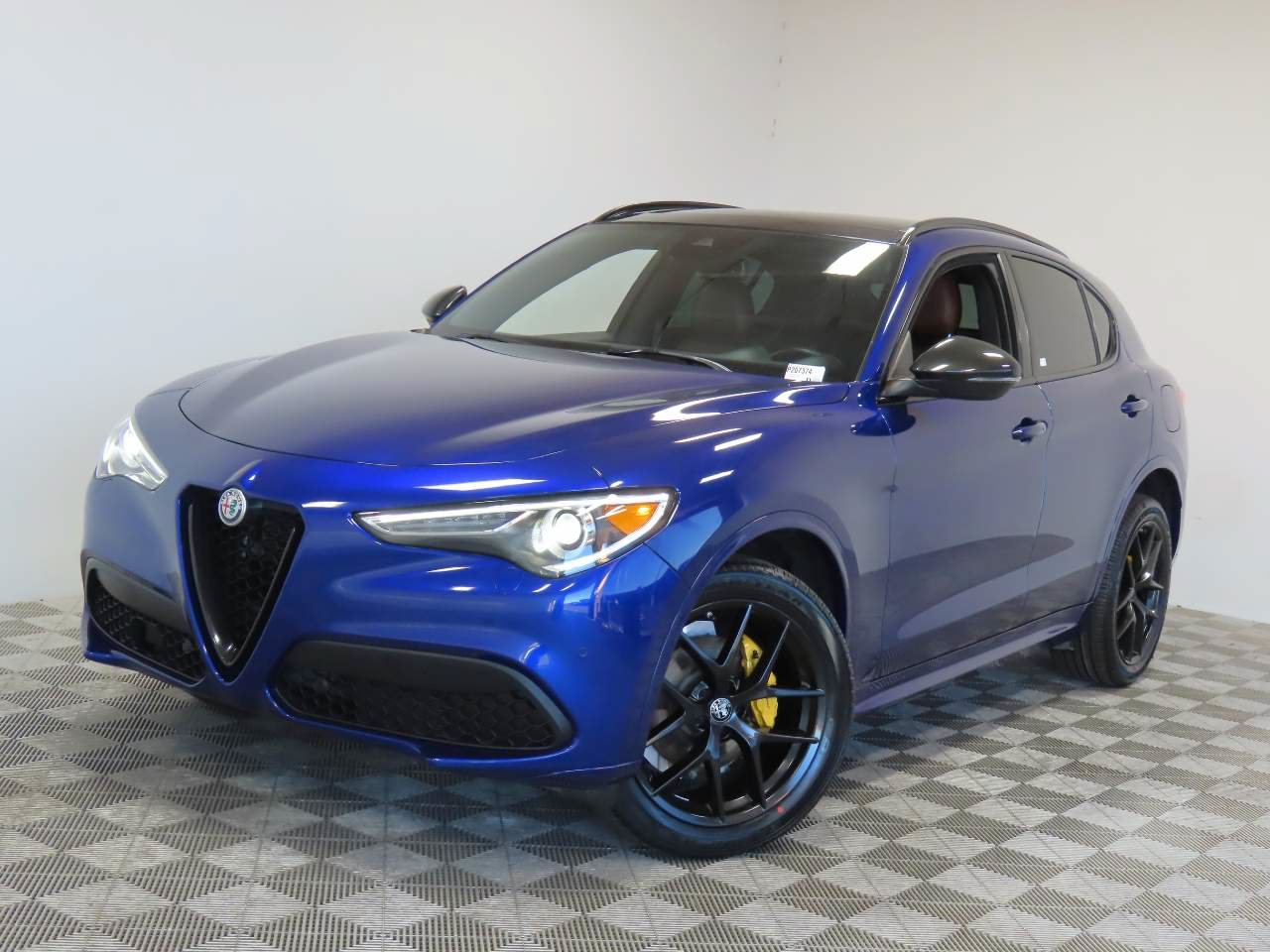 Used 2021 Alfa Romeo Stelvio Ti Sport AWD/4WD image 1