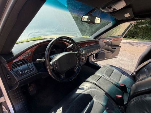 Used 2000 Cadillac De Ville w/ Comfort/Convenience Pkg FWD image 34