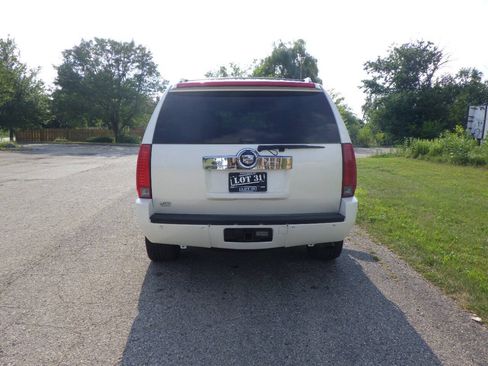 Used 2007 Cadillac Escalade AWD image 8