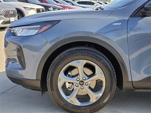 Used 2025 Ford Escape ST-Line image 5