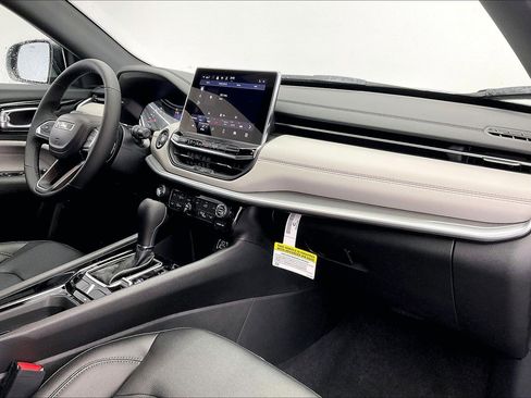 New 2026 Jeep Compass Limited image 6