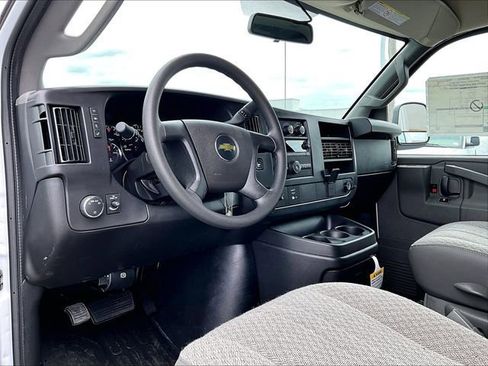 New 2026 Chevrolet Express 3500 Extended RWD image 8