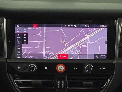 Certified 2026 Porsche Macan AWD/4WD image 20