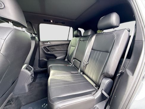 Used 2024 Volkswagen Tiguan SE R-Line FWD image 21