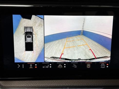 Used 2025 GMC Sierra 3500 Denali image 10