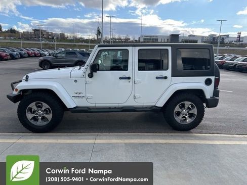 Used 2016 Jeep Wrangler Unlimited Sahara w/ Connectivity Group image 4