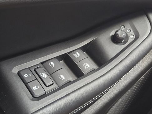 Used 2025 Jeep Grand Cherokee L Limited w/ Black Appearance Package image 28