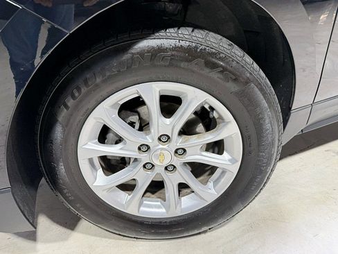 Used 2020 Chevrolet Equinox LT image 2