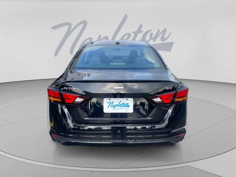 Used 2024 Nissan Altima 2.5 SV FWD image 8