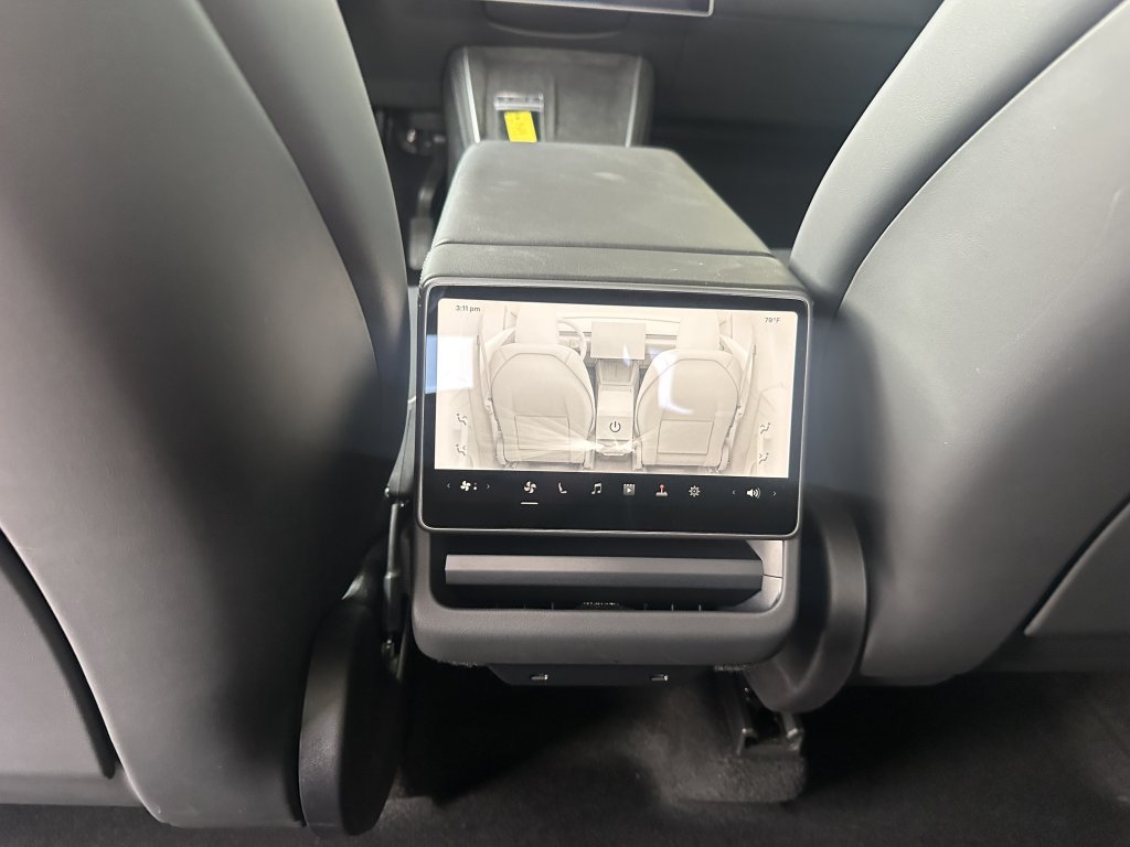 Used 2026 Tesla Model Y Long Range RWD image 32