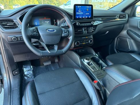 Used 2025 Ford Escape ST-Line image 18