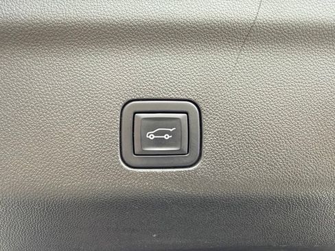 Certified 2022 Chevrolet Tahoe High Country AWD/4WD image 33