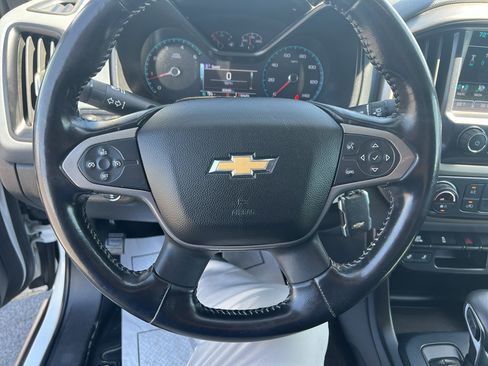 Used 2018 Chevrolet Colorado Z71 AWD/4WD image 16