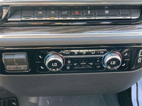 New 2026 GMC Sierra 1500 Elevation image 22