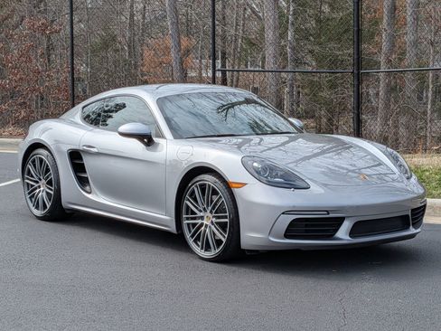 Certified 2024 Porsche 718 Cayman RWD image 29