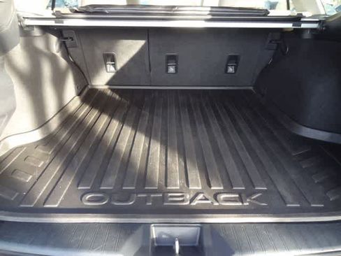 Used 2019 Subaru Outback 2.5i Limited AWD/4WD image 17