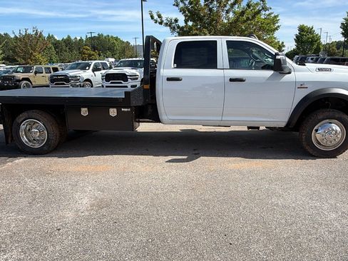 New 2026 RAM 5500 Tradesman w/ Chrome Appearance Group AWD/4WD image 7