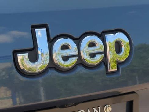 Used 2019 Jeep Grand Cherokee Limited AWD/4WD image 12