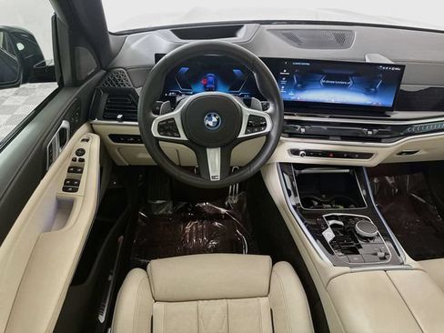 Used 2025 BMW X5 xDrive50e w/ M Sport Package AWD/4WD image 24