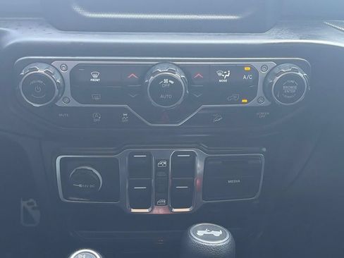 Used 2021 Jeep Wrangler Unlimited Sport AWD/4WD image 28