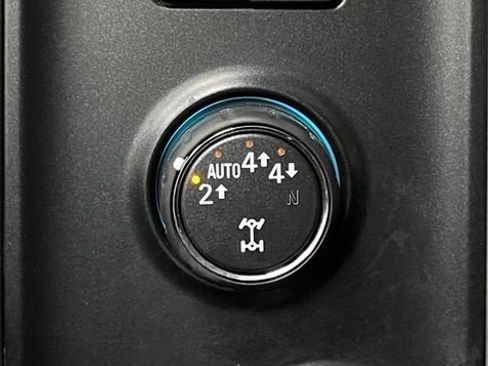 Used 2018 GMC Sierra 1500 SLT AWD/4WD image 32