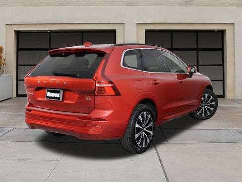 Certified 2023 Volvo XC60 B5 Core w/ Climate Package image 4