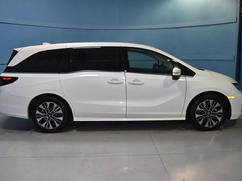 Used 2025 Honda Odyssey Elite image 25