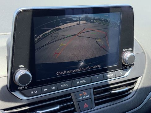 Used 2025 Nissan Altima 2.5 S FWD image 4