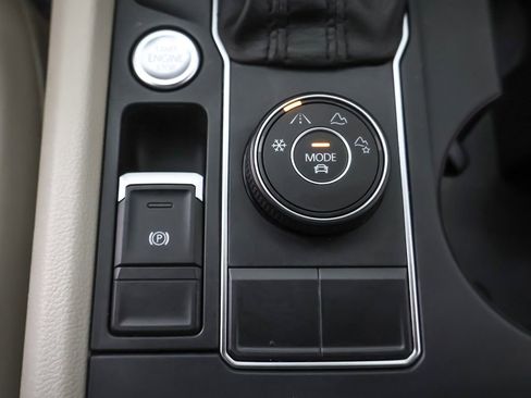 Used 2020 Volkswagen Atlas SE w/ Panoramic Sunroof Package image 55