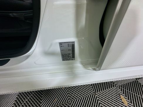 Used 2024 Nissan Leaf S FWD image 12