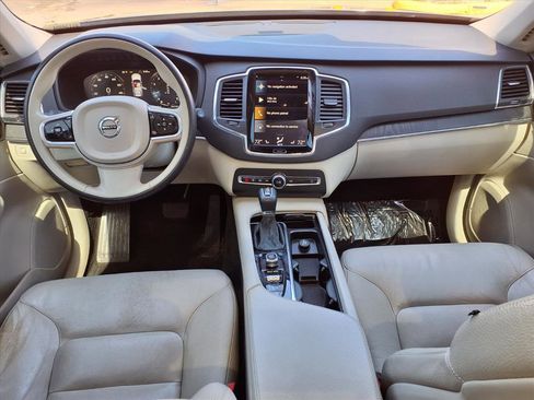 Used 2020 Volvo XC90 T5 Momentum w/ Protection Package Premier image 15