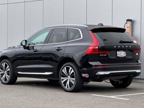 Used 2023 Volvo XC60 T8 Ultimate w/ Climate Package AWD/4WD image 3