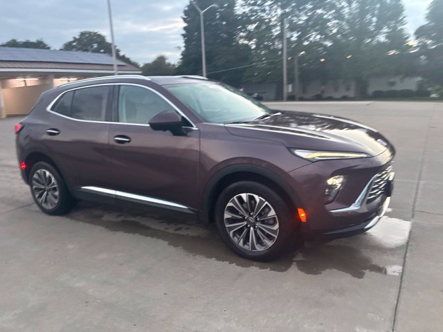 Used 2025 Buick Envision Preferred AWD/4WD image 6