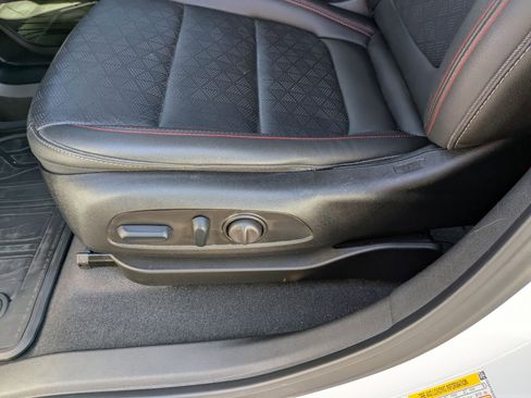 Used 2023 Chevrolet Bolt EUV LT w/ Convenience Package image 22