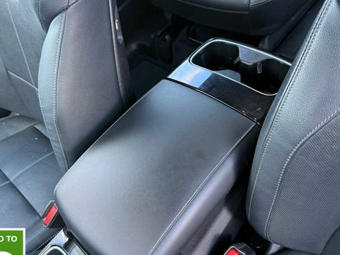 Used 2022 Kia Telluride EX w/ EX Premium Package image 18