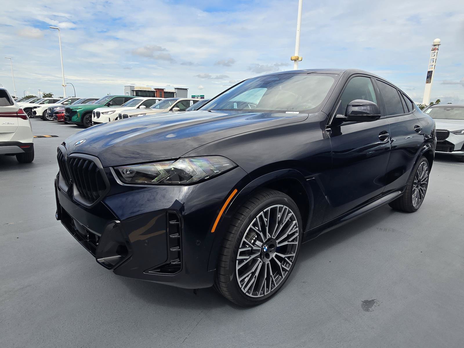 New 2027 BMW X6 xDrive40i w/ Climate Comfort Package AWD/4WD image 29