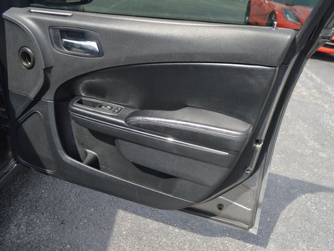 Used 2012 Dodge Charger SE w/ Sport Appearance Group image 26